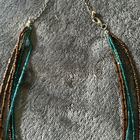 Beaded necklace - Picture 3 of 3